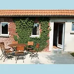 La Ferme Du Parc Bed & Breakfast Pendé